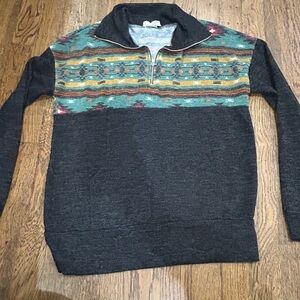 Lovely Melody Black and Green Zip Up Sweater with Geometric Design